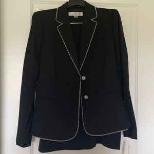 Tahari skirt suit